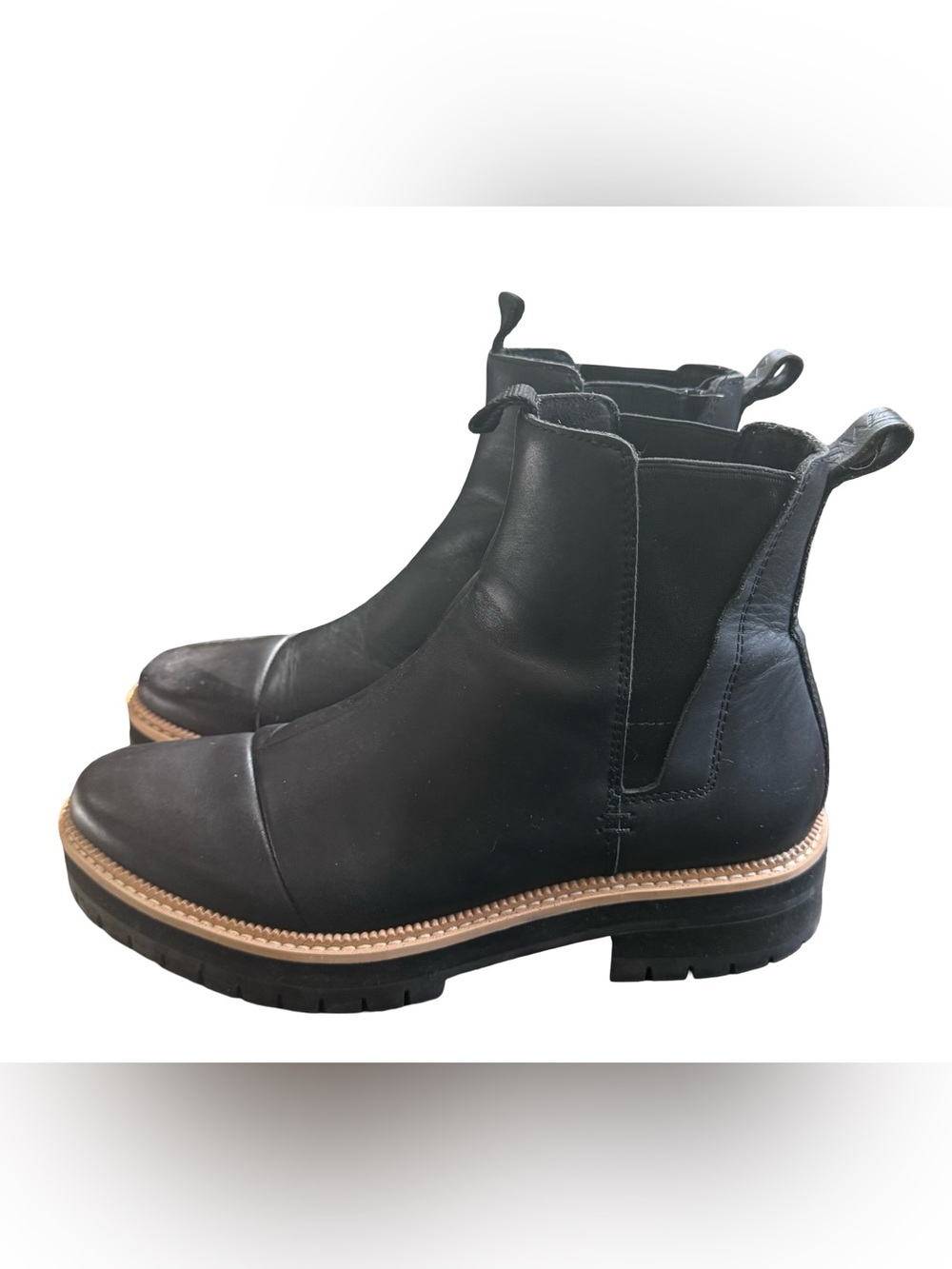 TOMS Dakota Black Leather Weather-Resistant Chelsea Boots Size 7 EUC - Picture 3 of 10